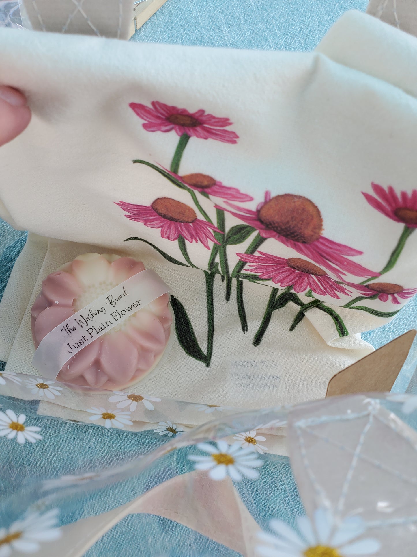 Gift set with towel and 1 soap (bag)