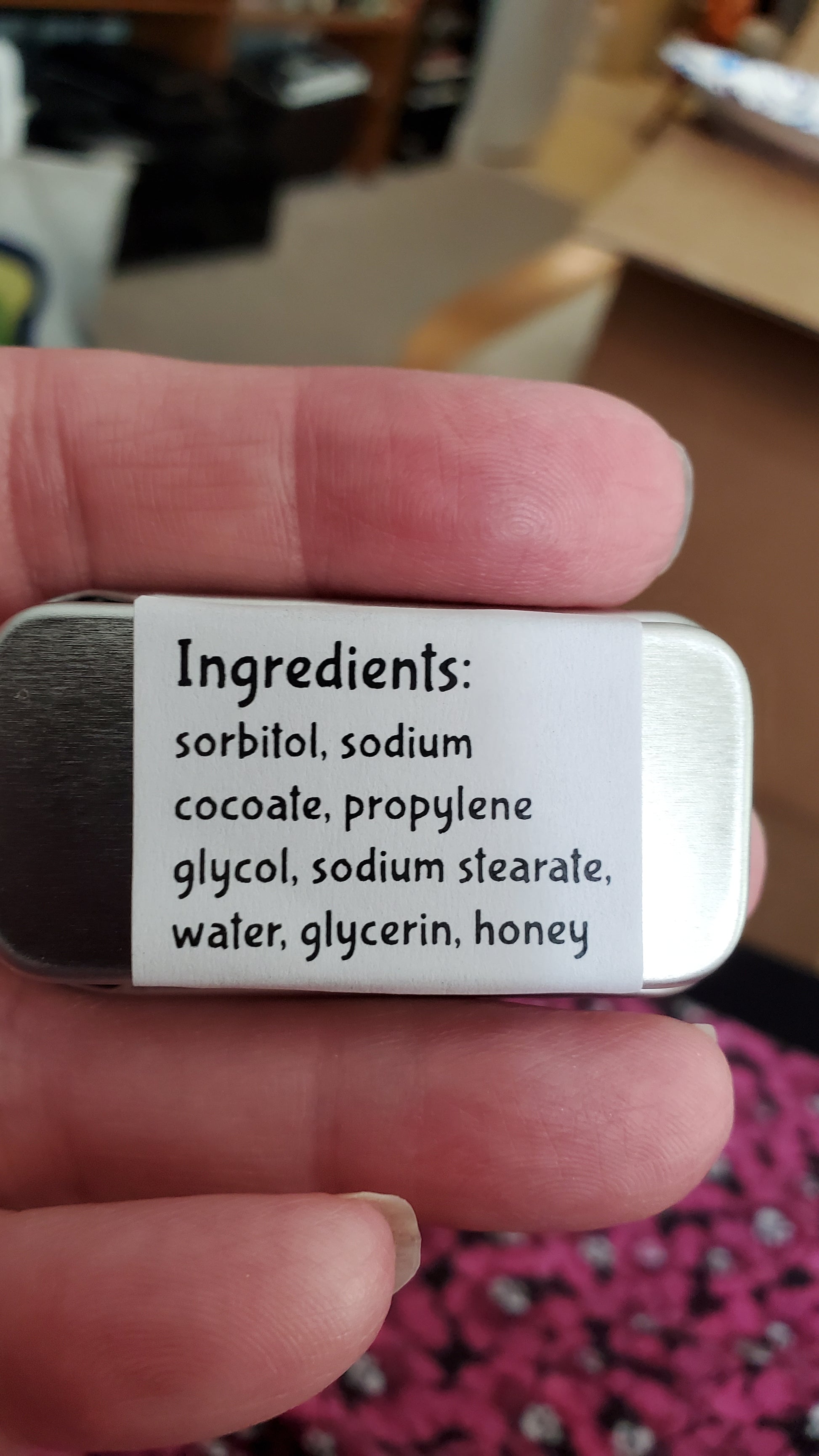 Soap paper tin showing ingredients